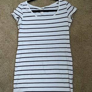 H&M basics white and navy striped dress size M